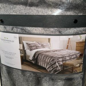 Faux Fur comforter set
